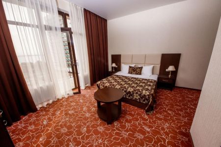 Студия 2-местный (с видом на горы, без балкона)